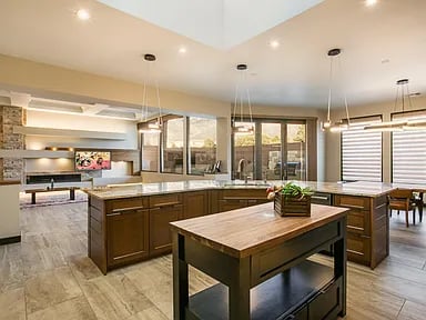 814 Harrier Hawk Dr NE