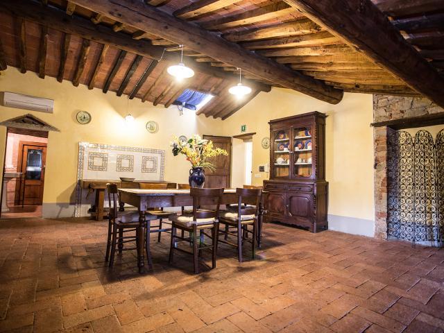 Enchanting Countryside Estate in Arezzo