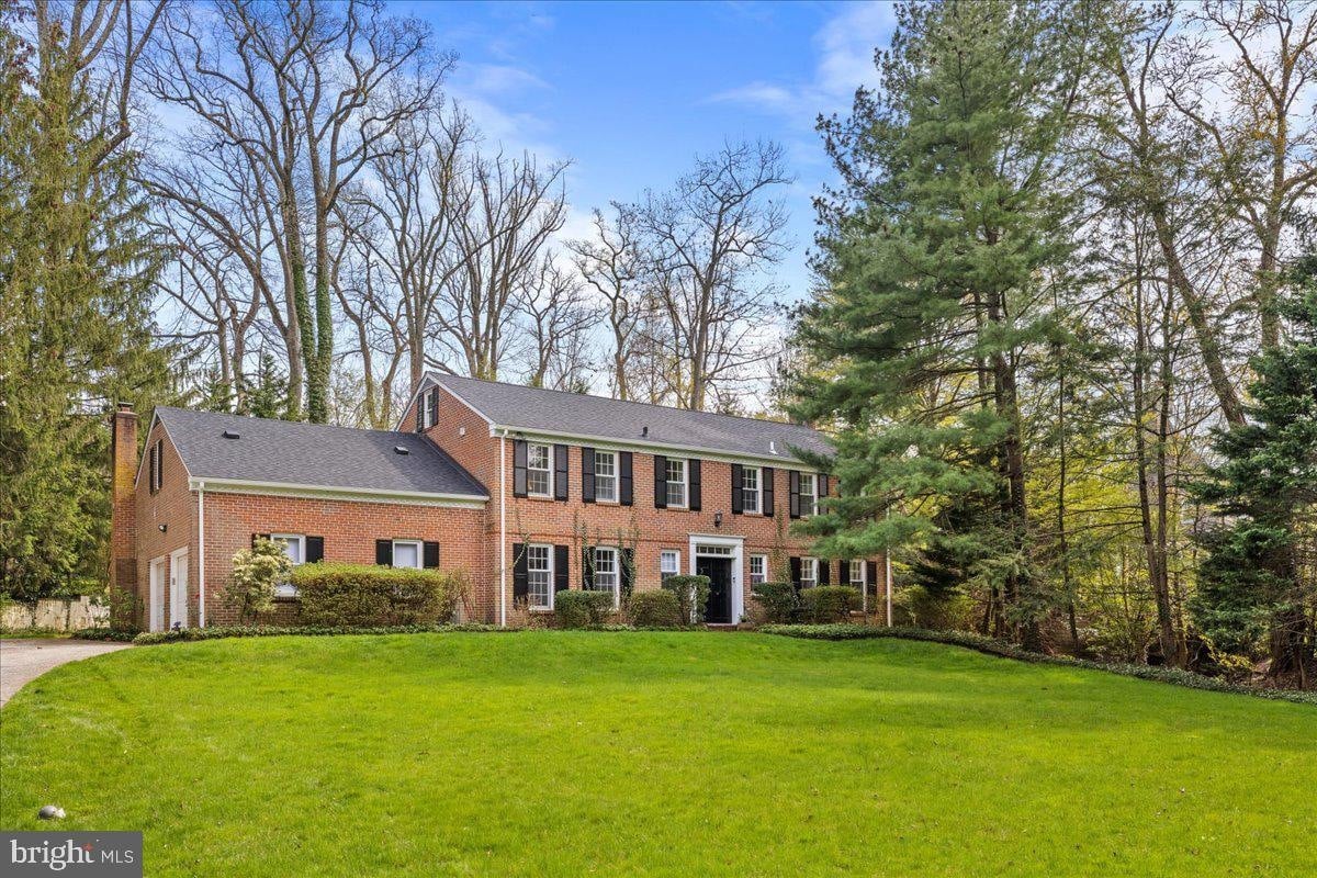 225 Rose Ln