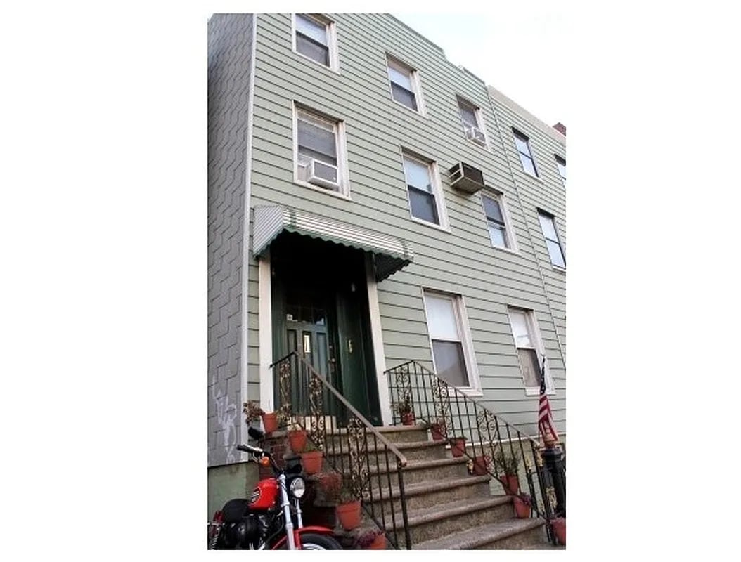 574 Metropolitan Ave