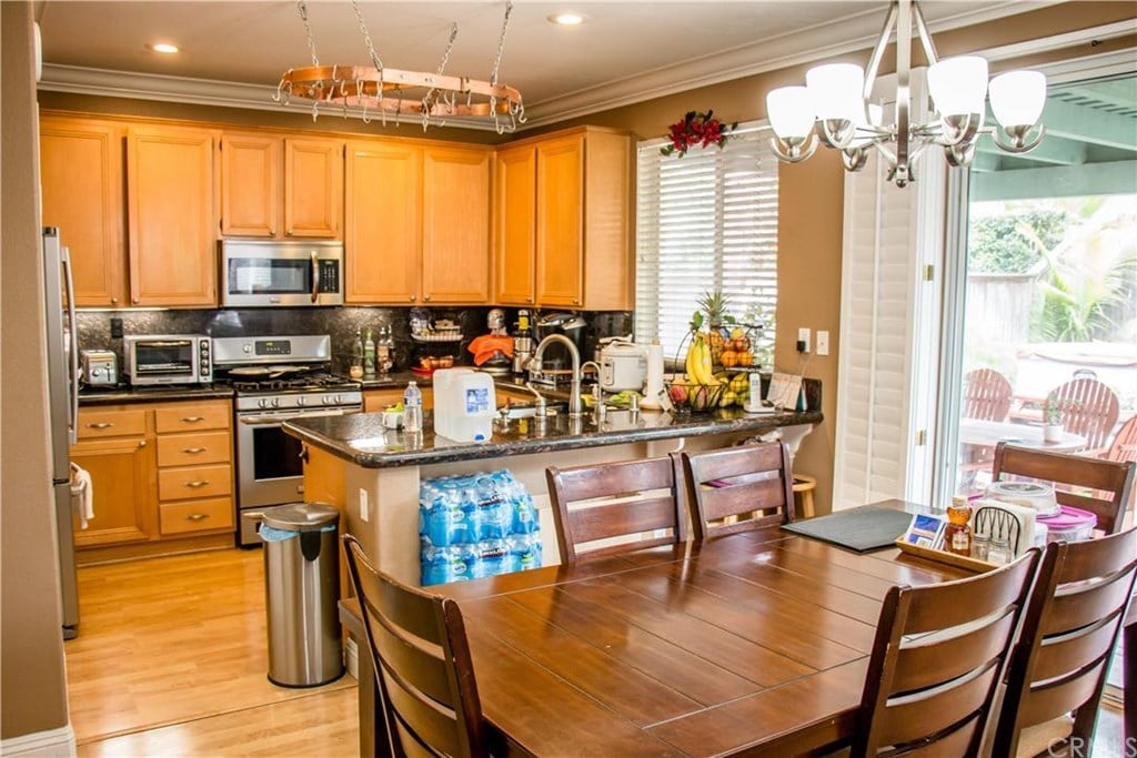 8 Ametrine Way