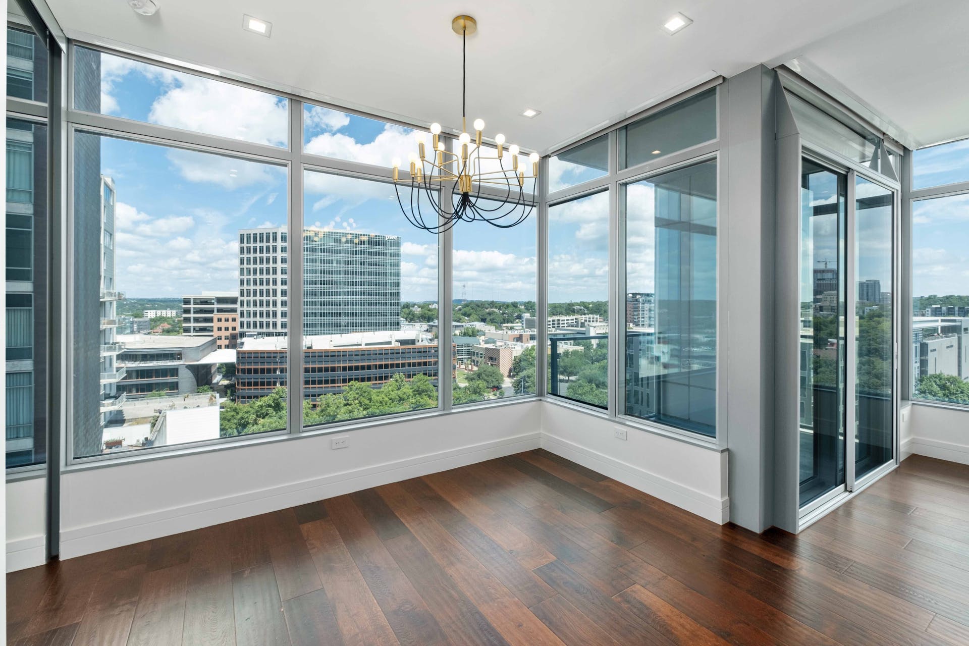 501 West Ave #1004