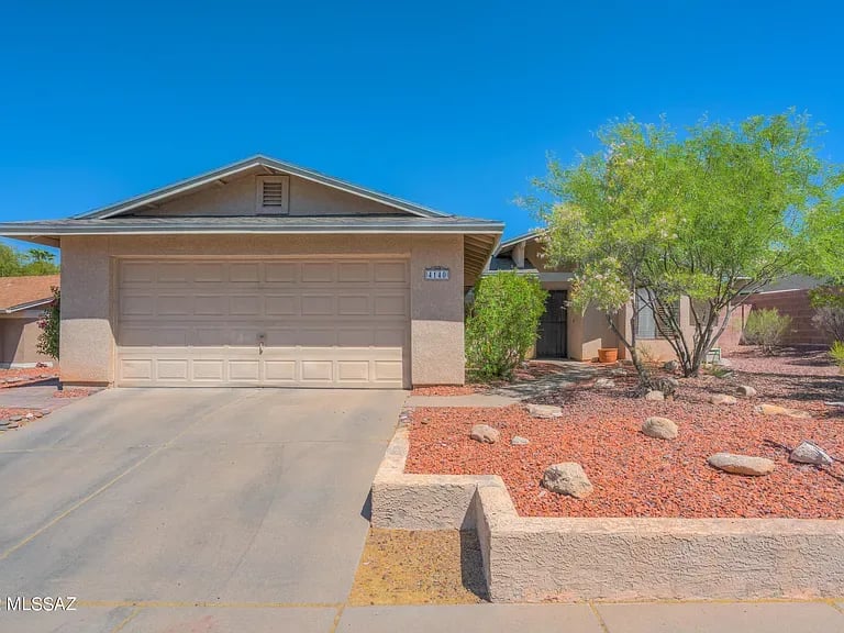 4140 W Melinda Ln