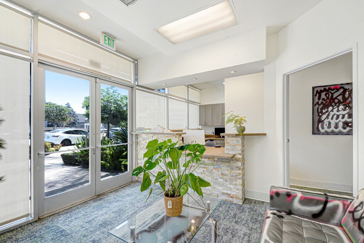 261-269 S San Pedro St