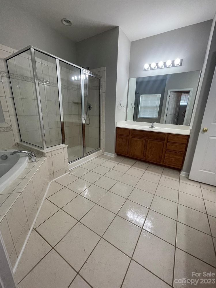 1208 Rockwell View Rd