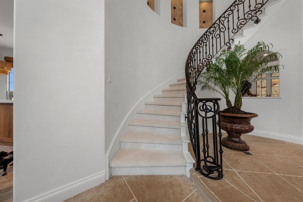 Sold in Lake Pointe