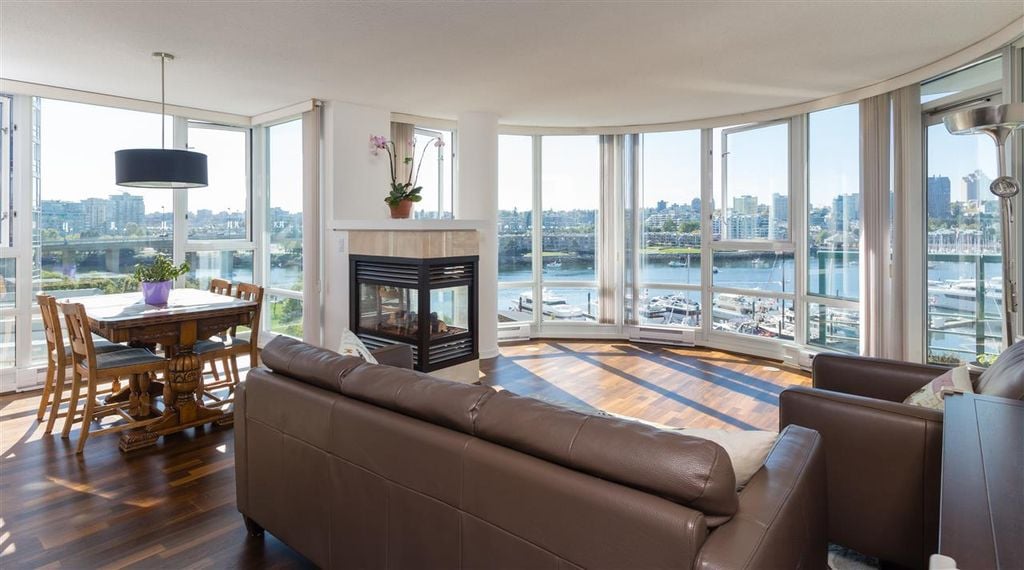 1067 Marinaside Cres, #802