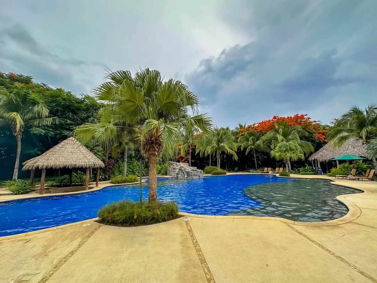 One-Level Home w/Solar, Pool, walk Club Access in Coco Bay Estates