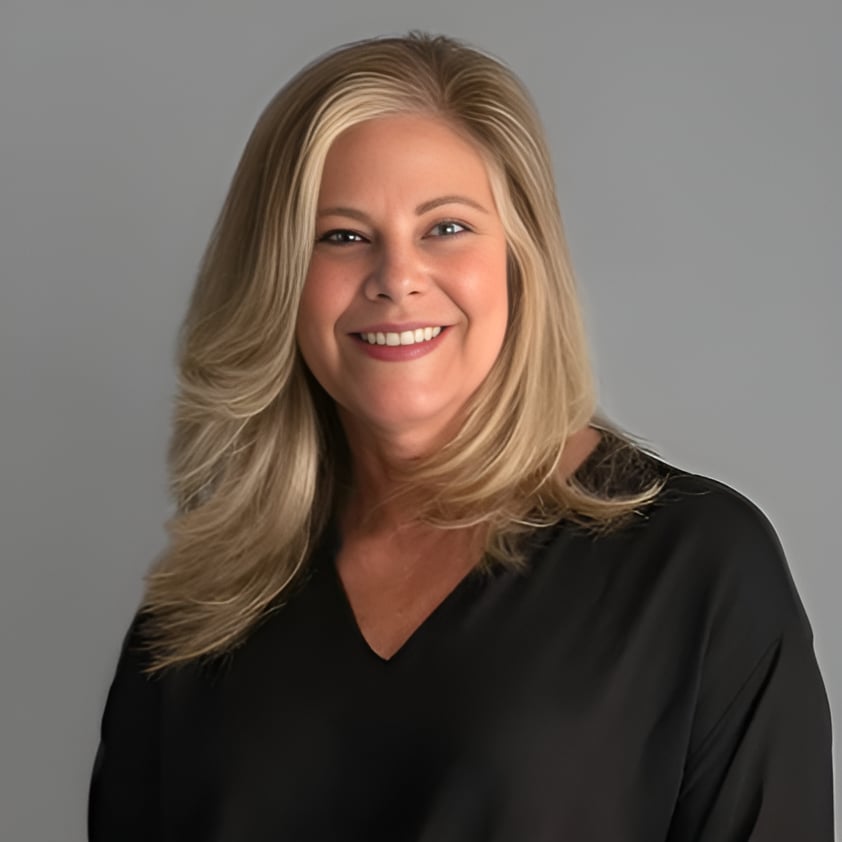 Kim Eilks Crystal Lake, IL Real Estate Agent Headshot