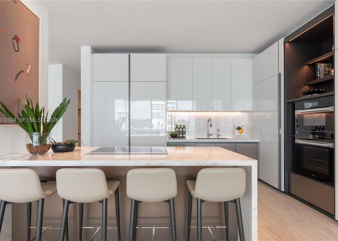 5 Grove Isle Dr Unit S201