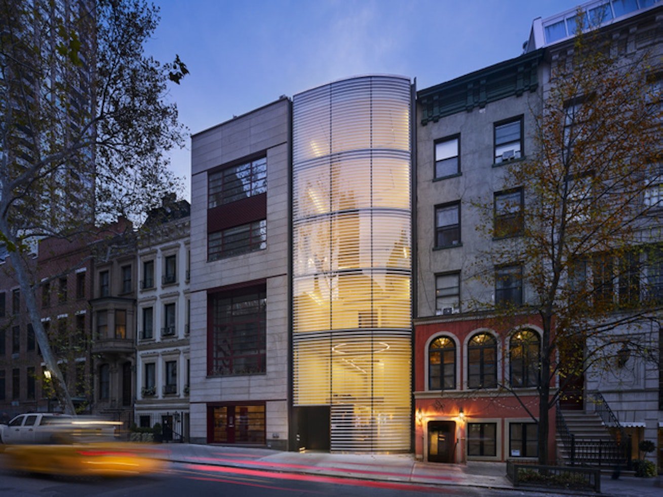 162 E 64th St