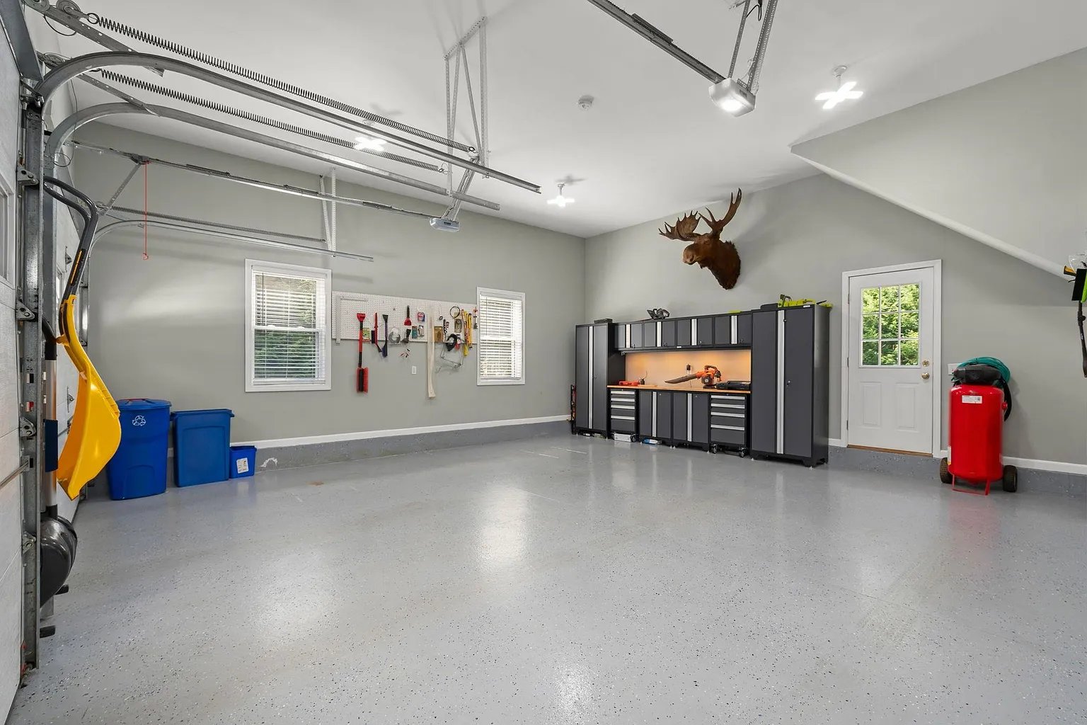 2 Brookside Ln