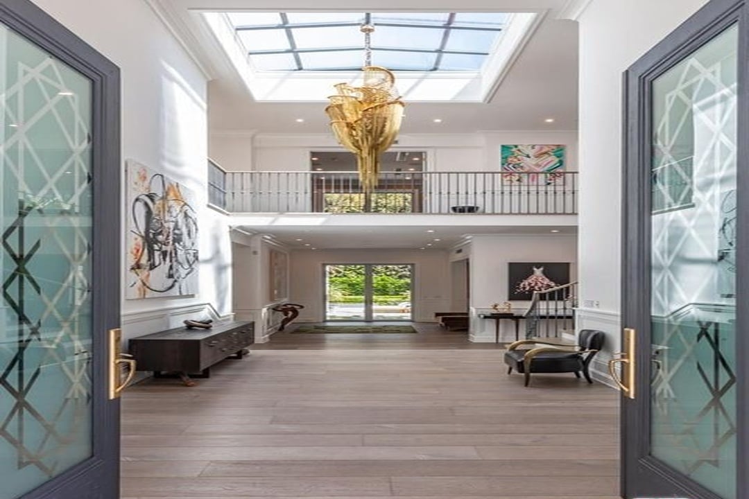 Monarch Reserve, N Norman Pl, 90049