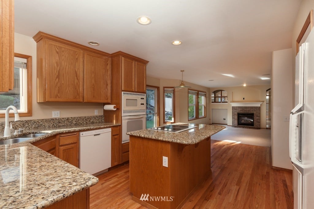 21806 34th Ave W