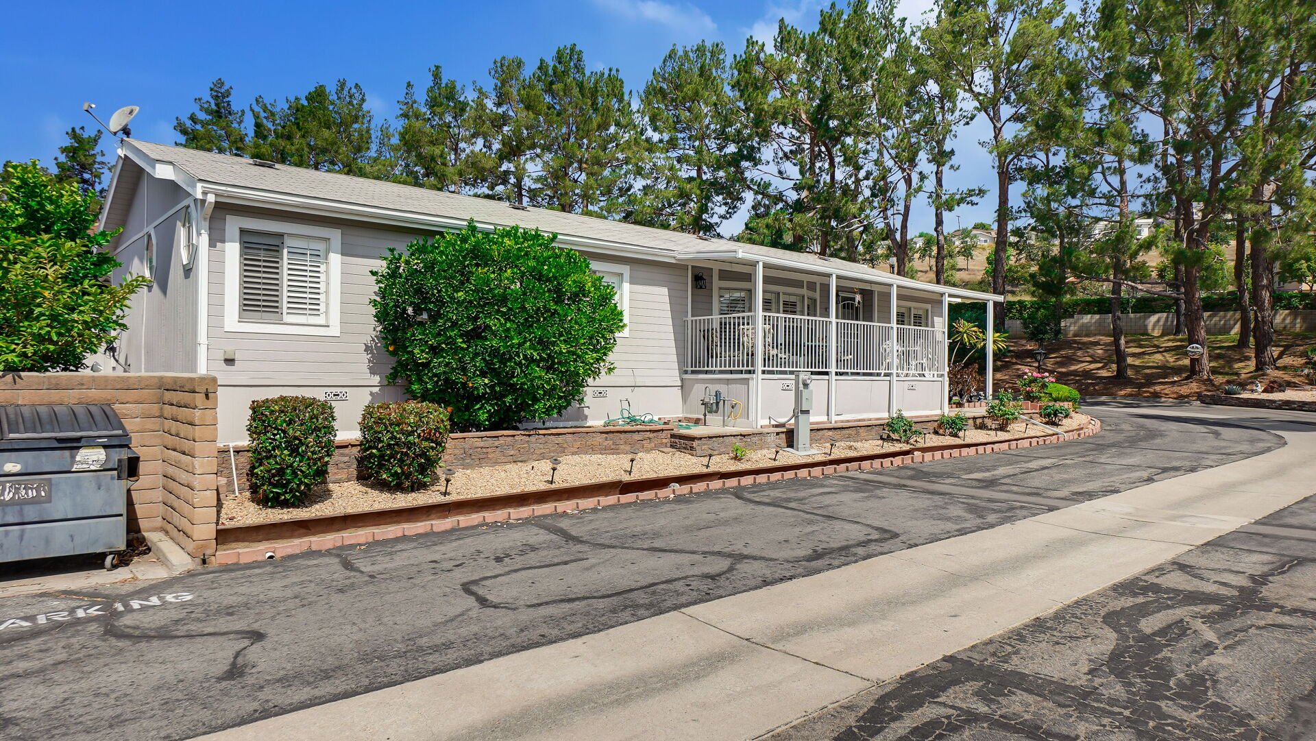 8651 Foothill Boulevard 35