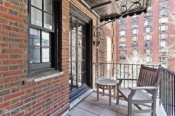 447 E 57th St APT 5B