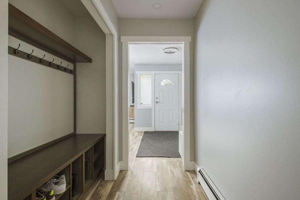 15729 20 Ave