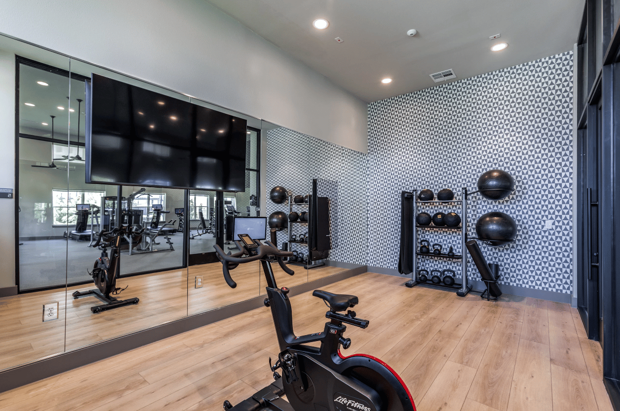 NO RENT until April 2026! 