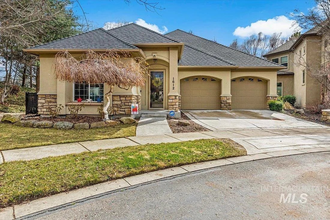 1612 S Stream Pointe Ln