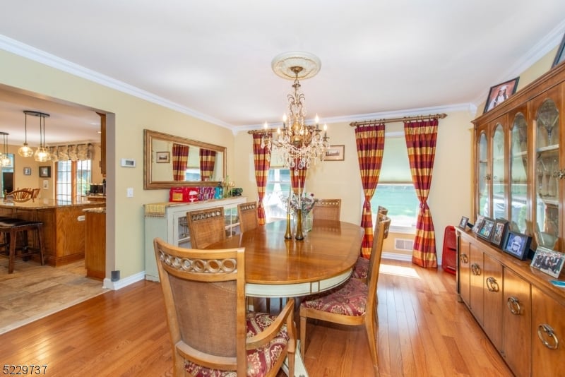 23 Crescent Ridge Rd