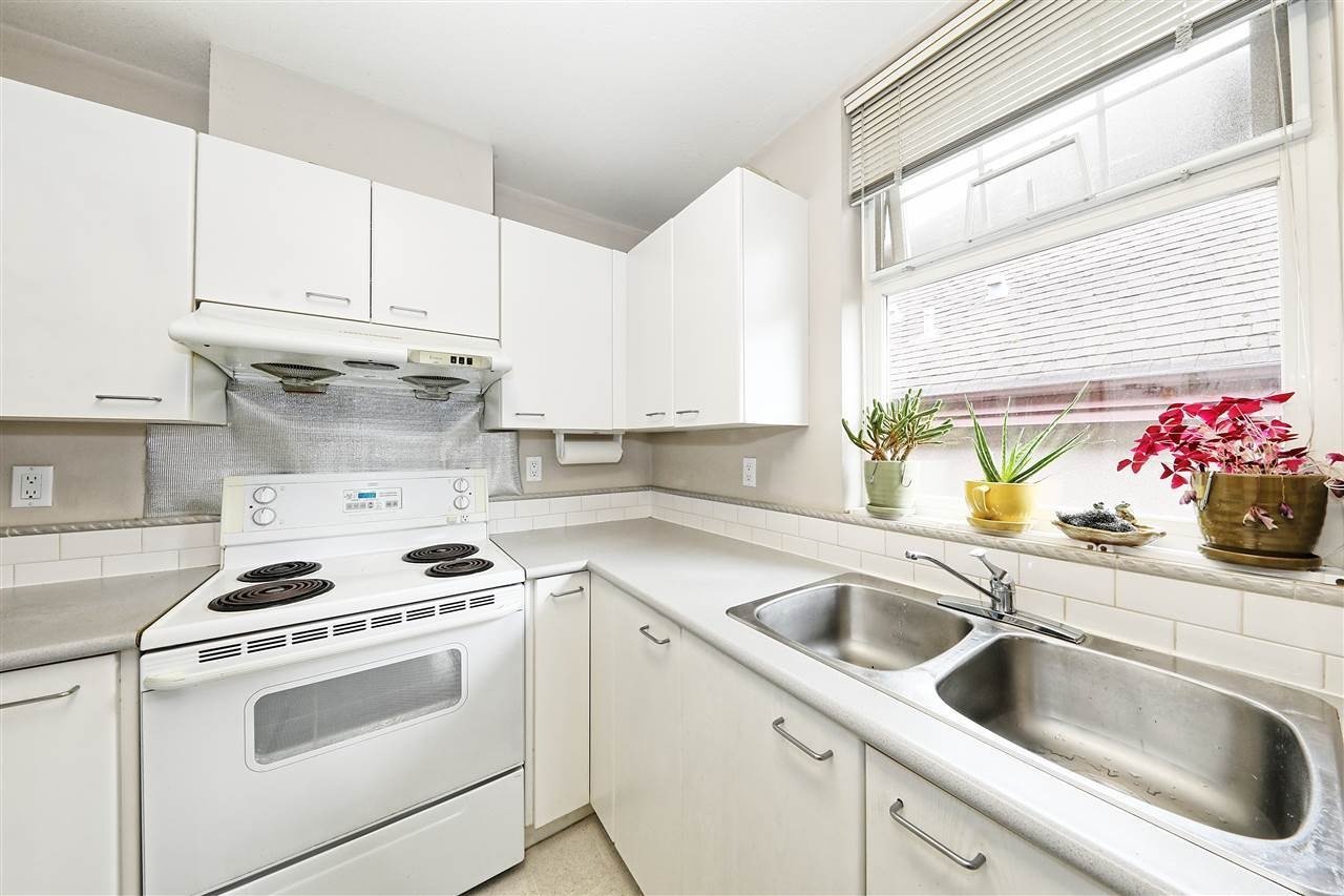 588 12th St, #301