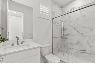 484 Windstone Crest
