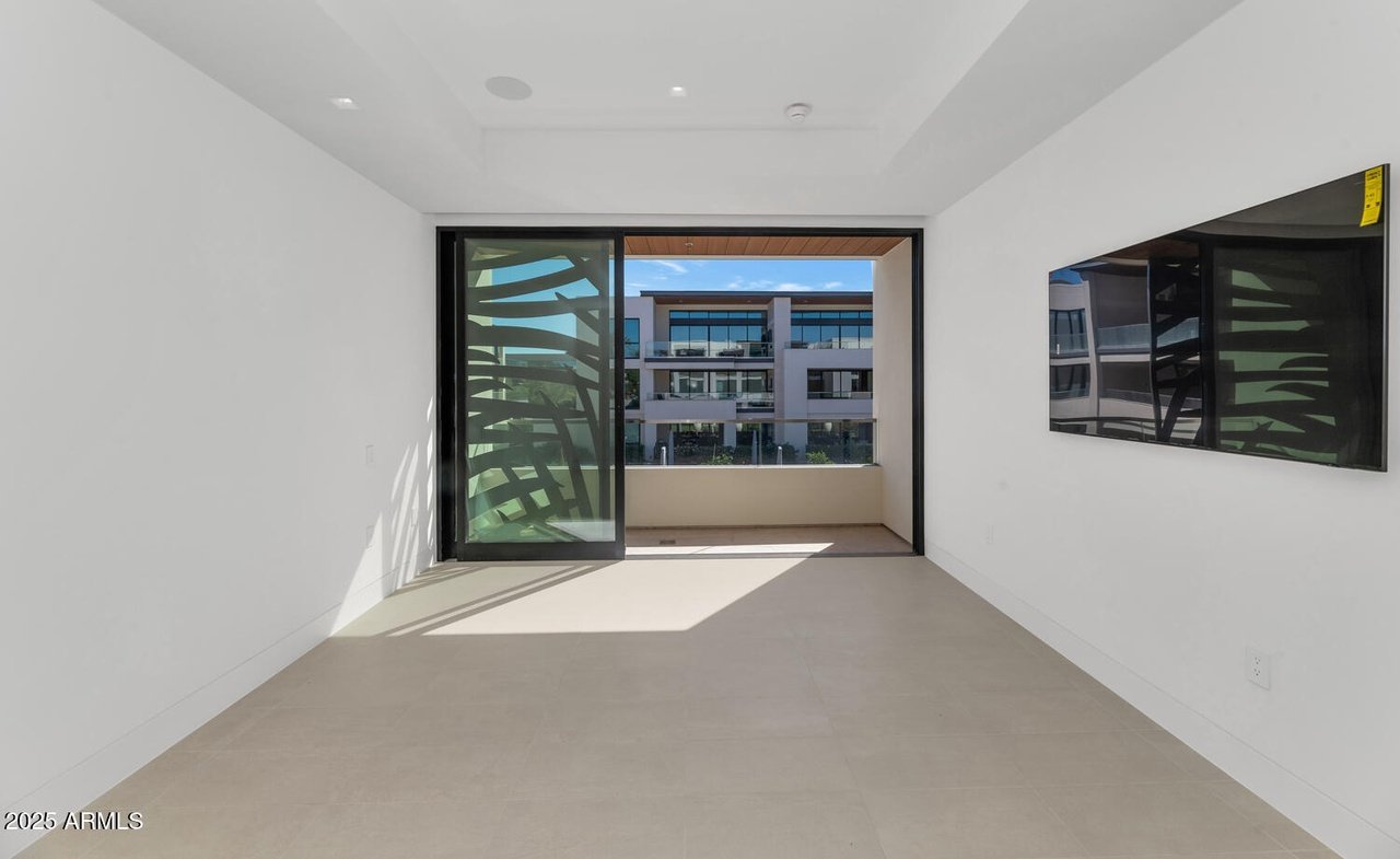 6587 N Palmeraie Blvd, #2007