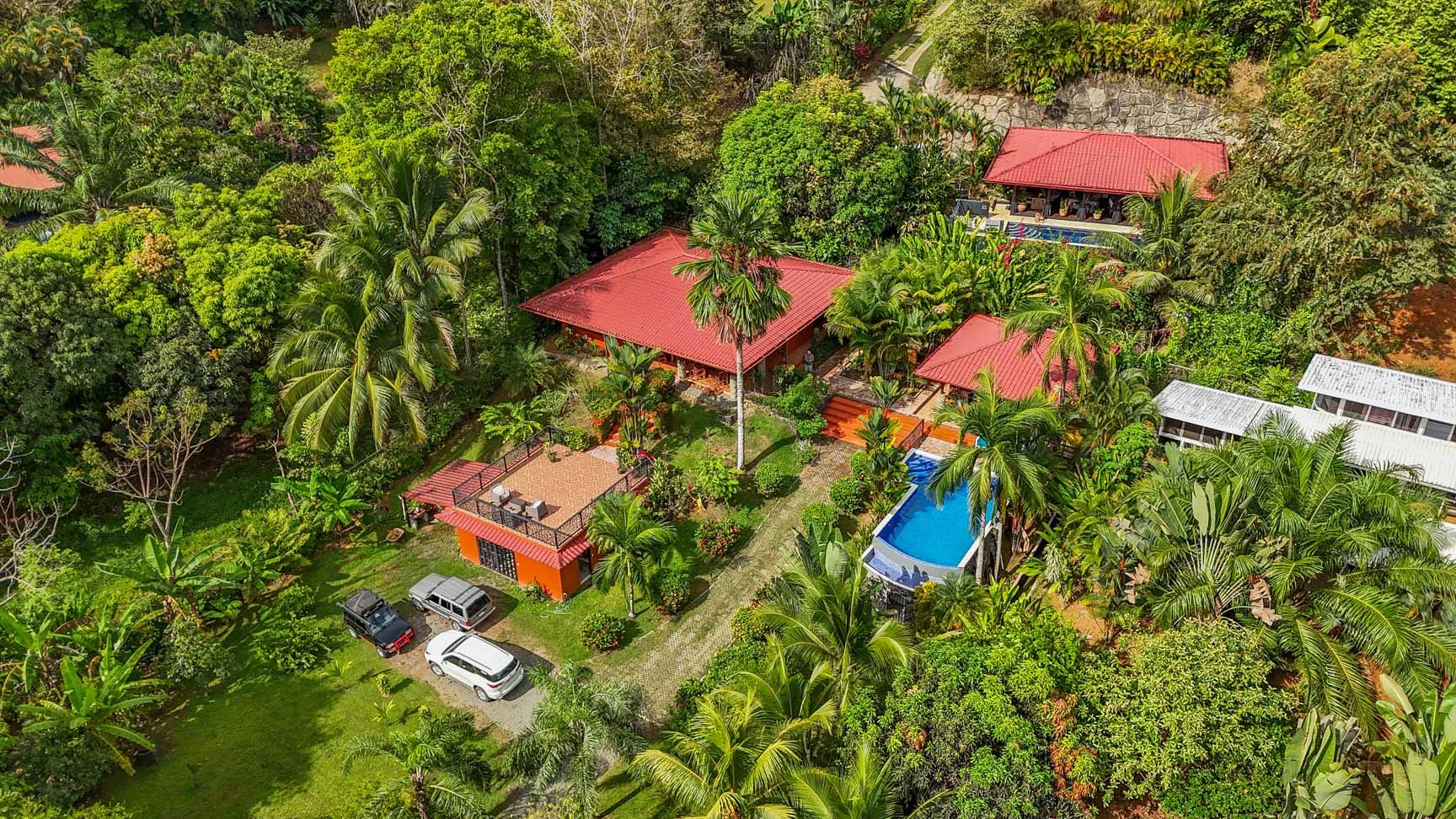 Ojochal Mountain View Home with Pool, Guest House & Gardens