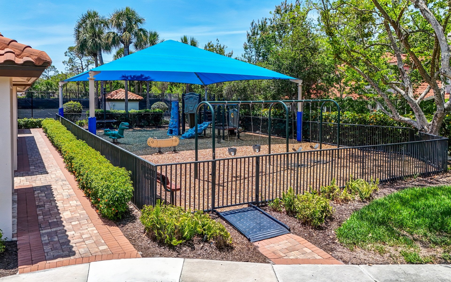 7562 Cordoba Cir