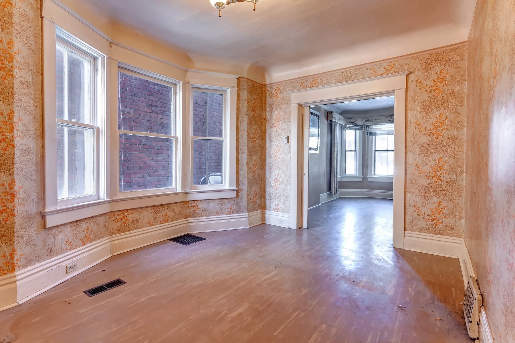 82 Glendale Ave