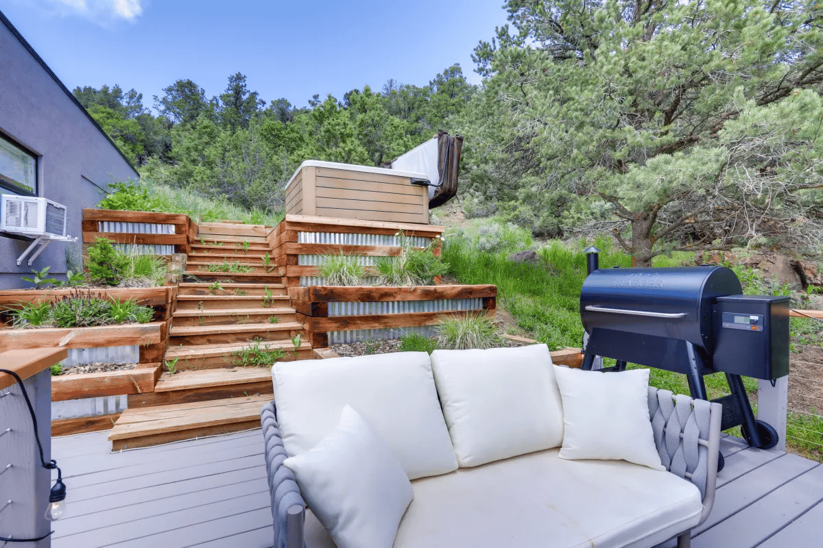 Spacious Mountain Retreat Nestled in Nature