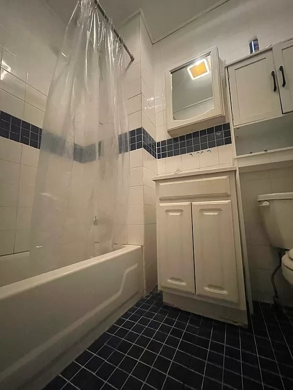 369 Menahan Street #2L