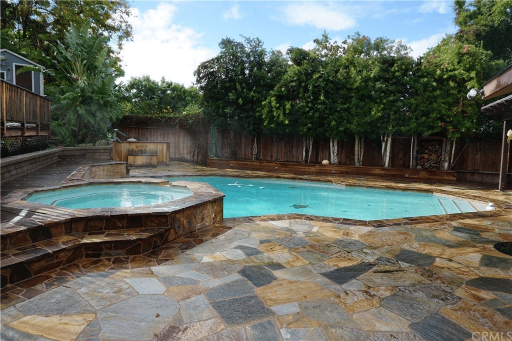 105 N Avenida Cienega