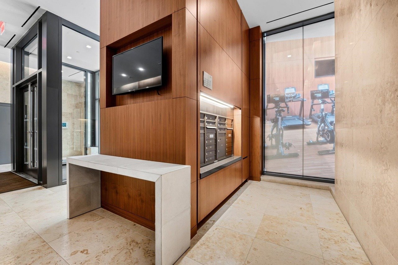 99 HUDSON ST Unit: 402