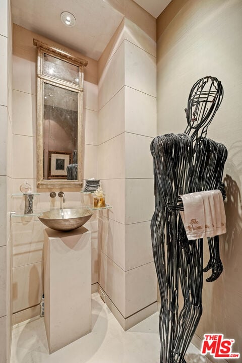 10601 Wilshire Blvd Unit: 20C