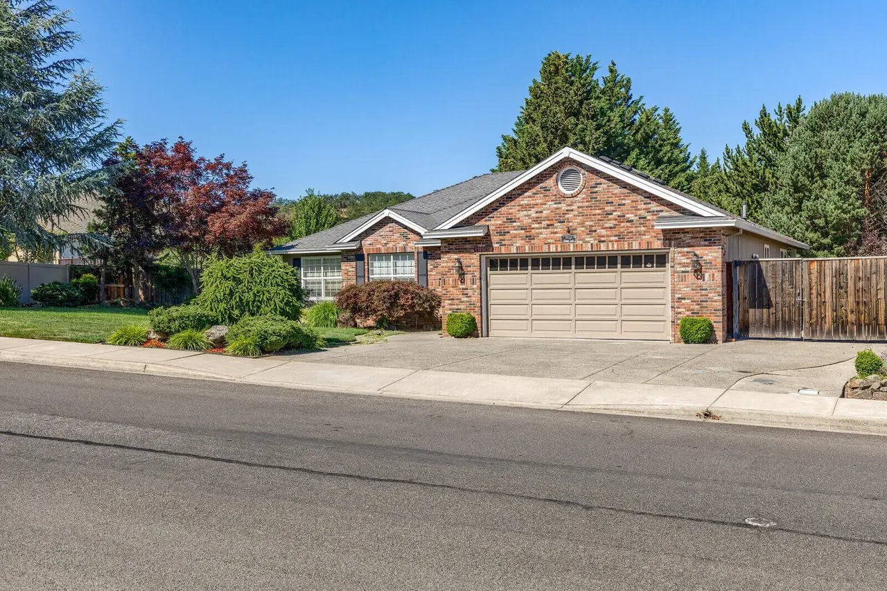 5617 Cherry Ln