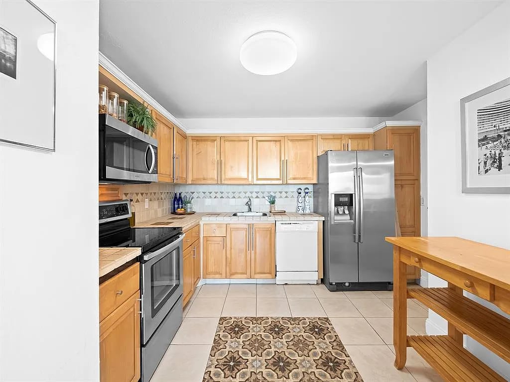 2101 S Ocean Drive 801