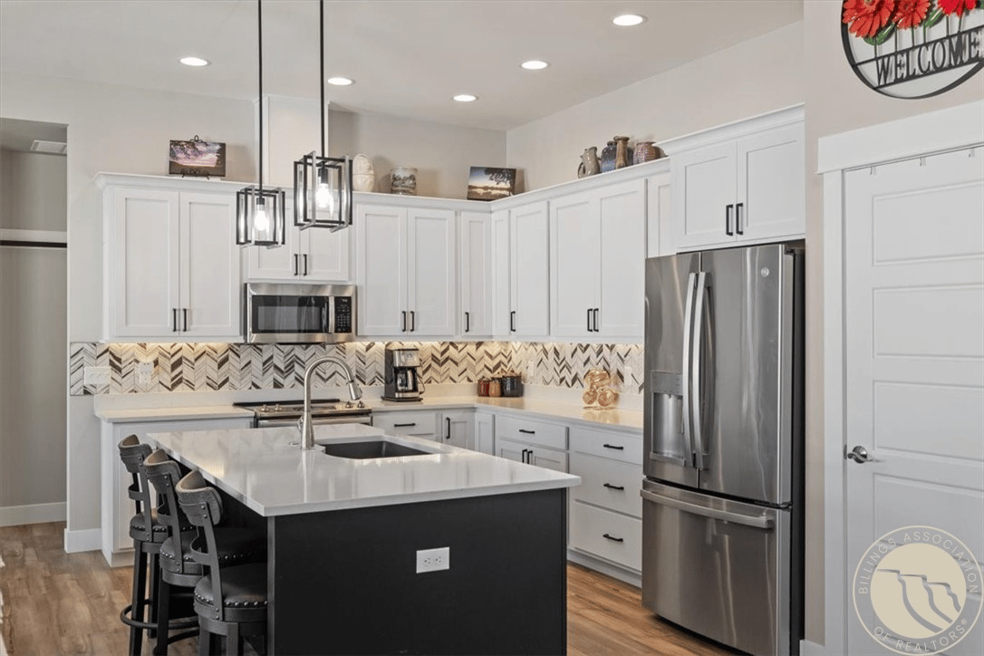 3110 Falcon Cir