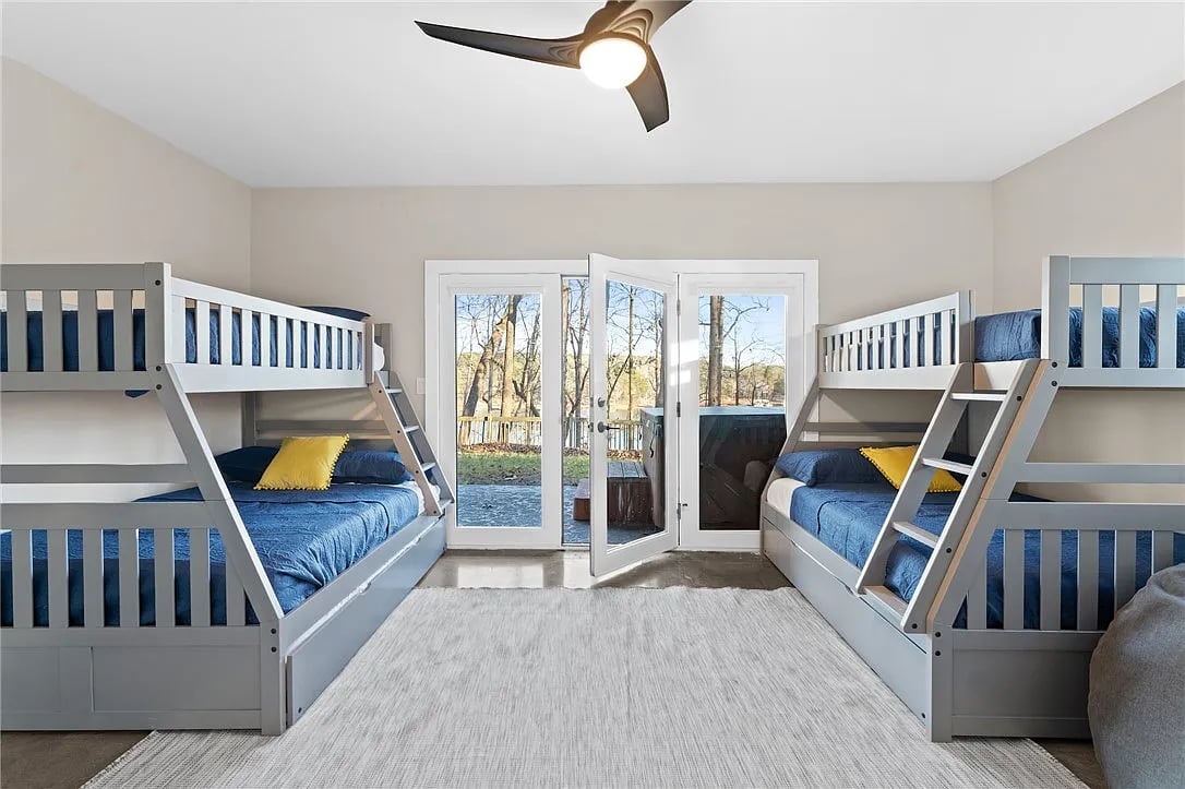 1104 Whitfield Point Rd