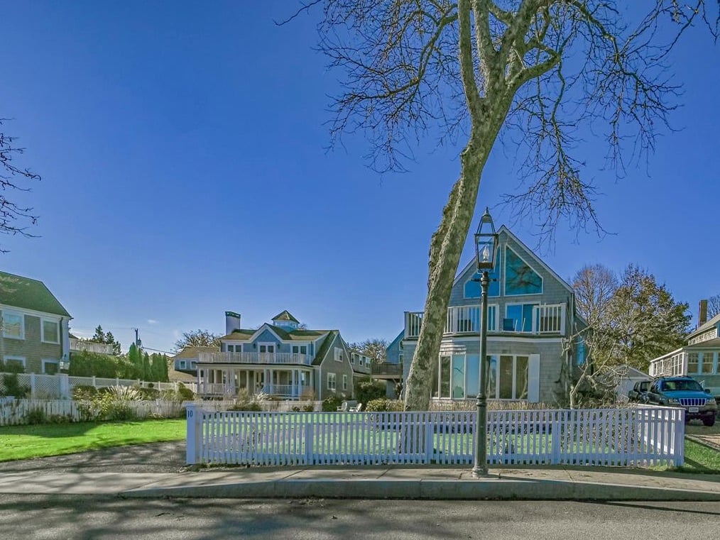 10 Dunham Rd