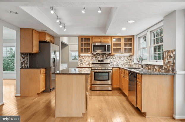 Just listed: 1210 James Rifle Ct in Leesburg Virginia
