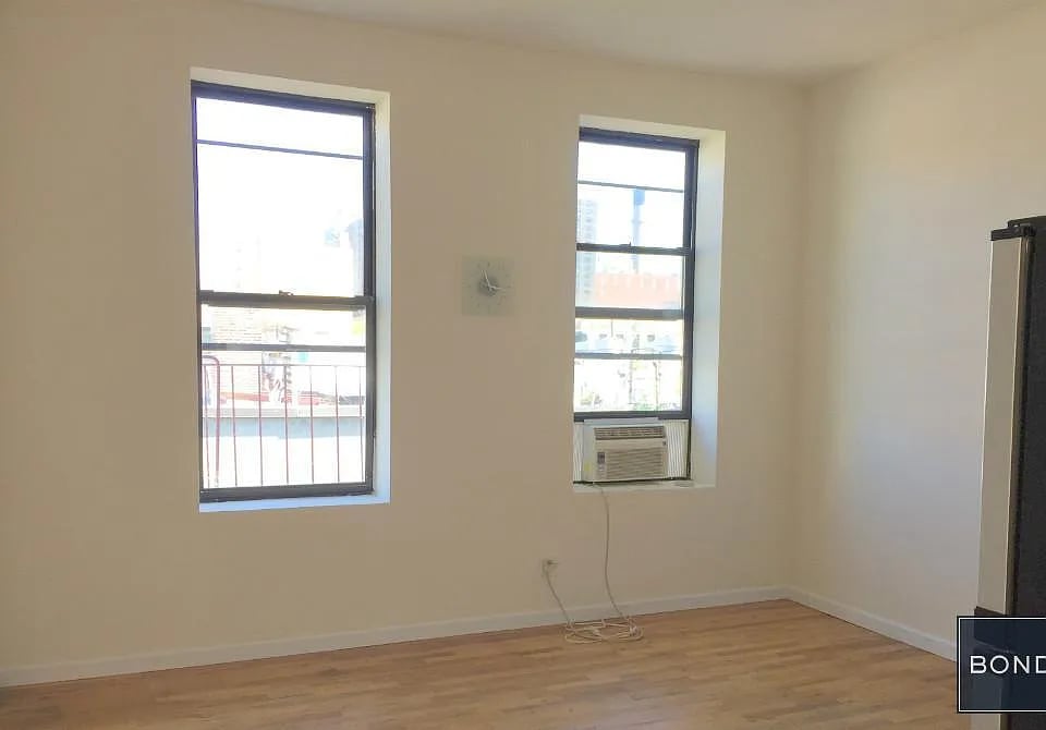 323 East 8th Street Unit: 6D