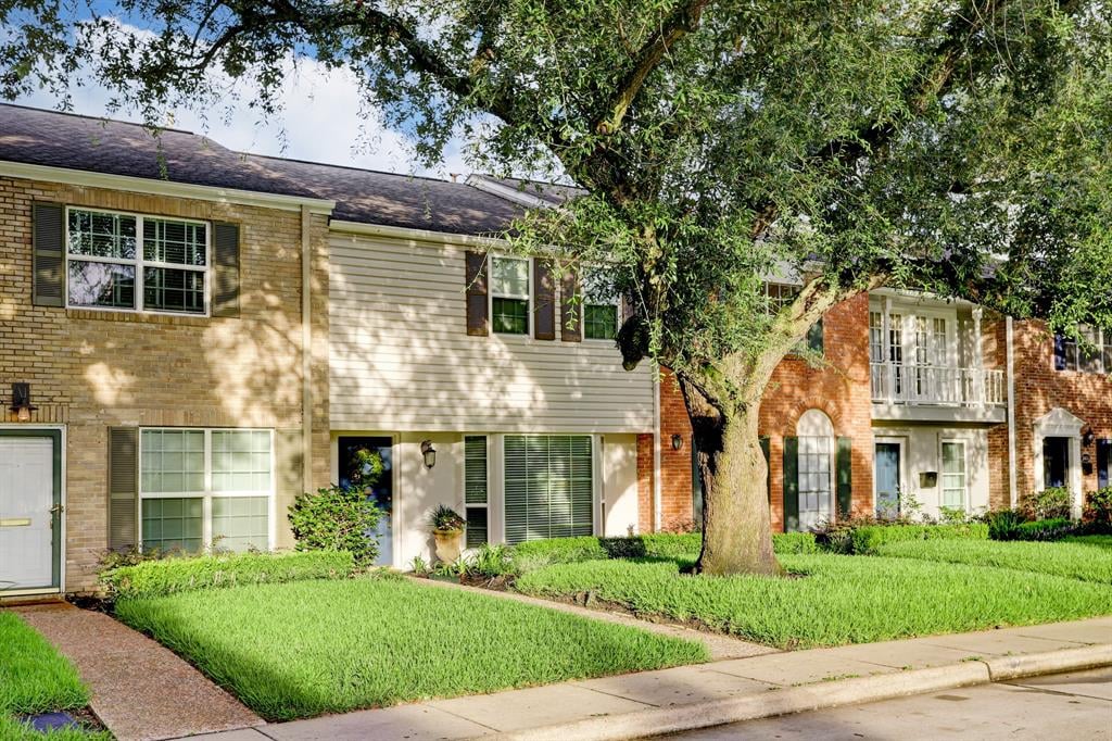 2405 Briar Ridge Dr, #3