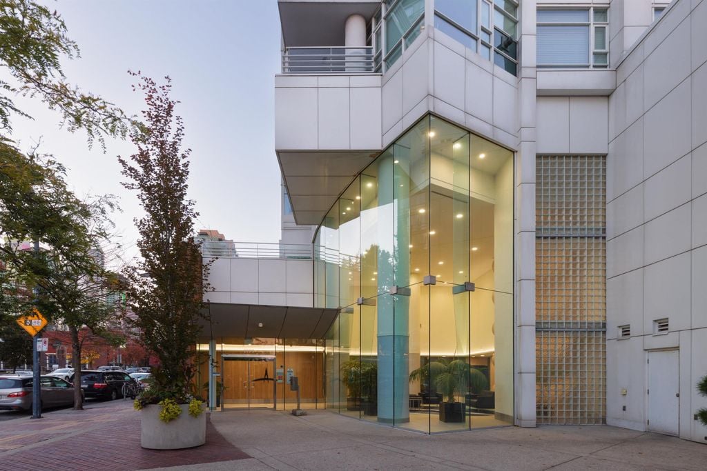 1199 Marinaside Crescent, #2305