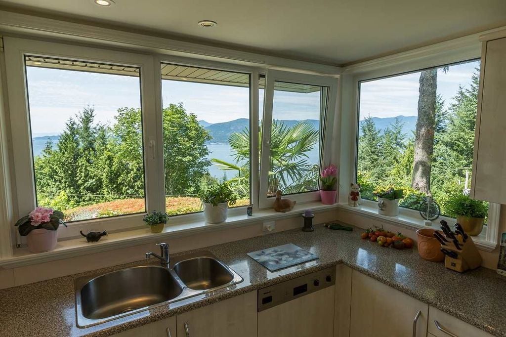 310 Oceanview Rd