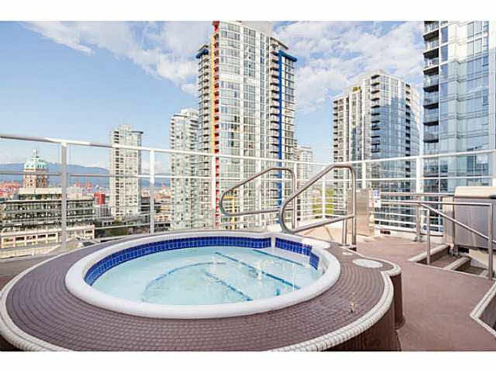 161 W Georgia St #1008