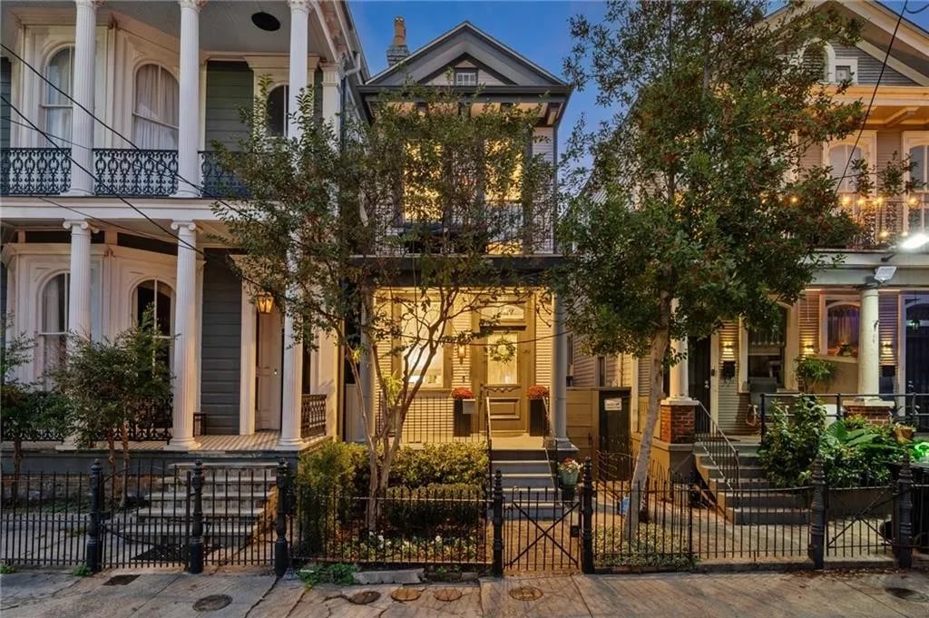 1227 Annunciation St