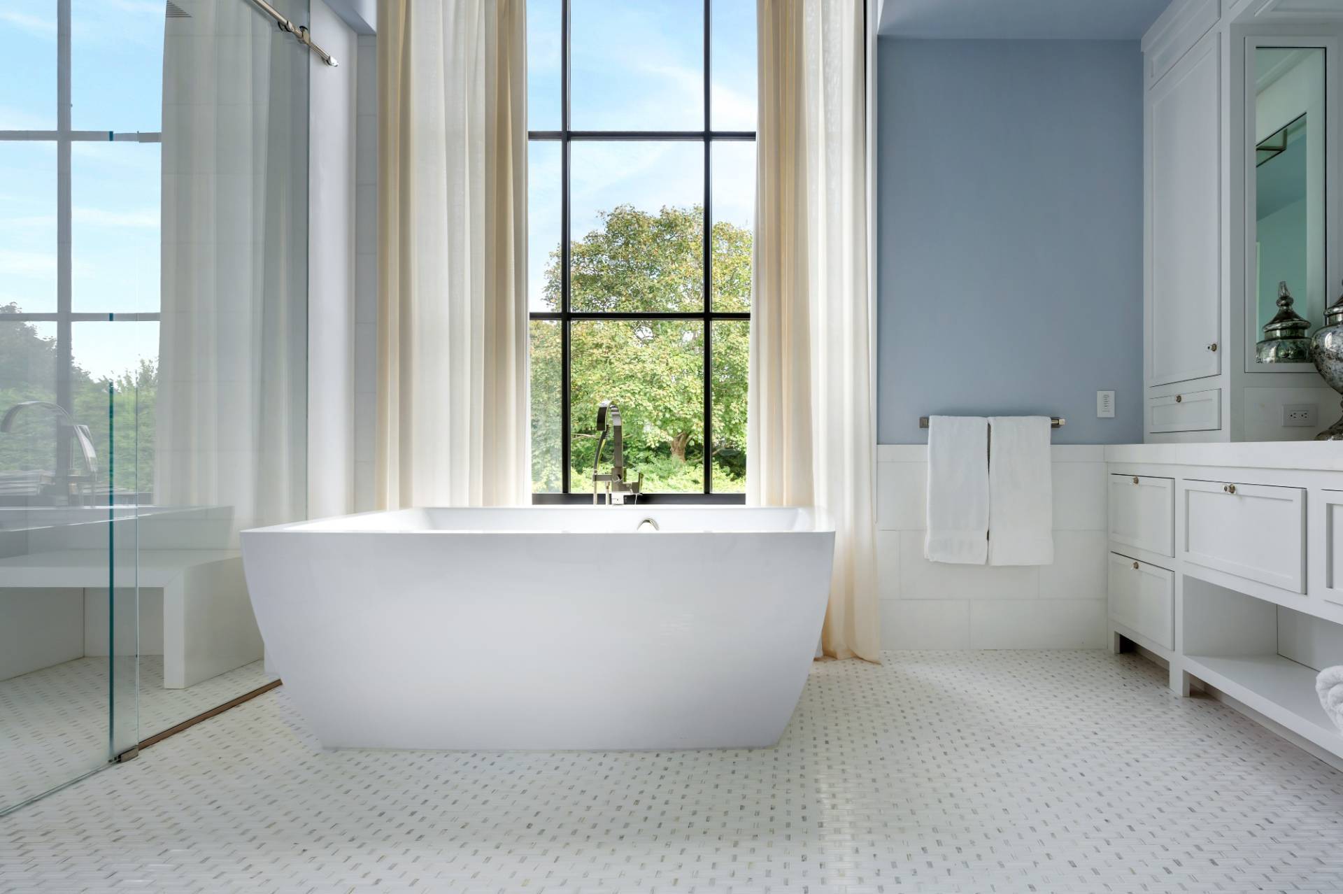 A MODERN CLASSIC IN SOUTHAMPTON'S ESTATE DISTRICT