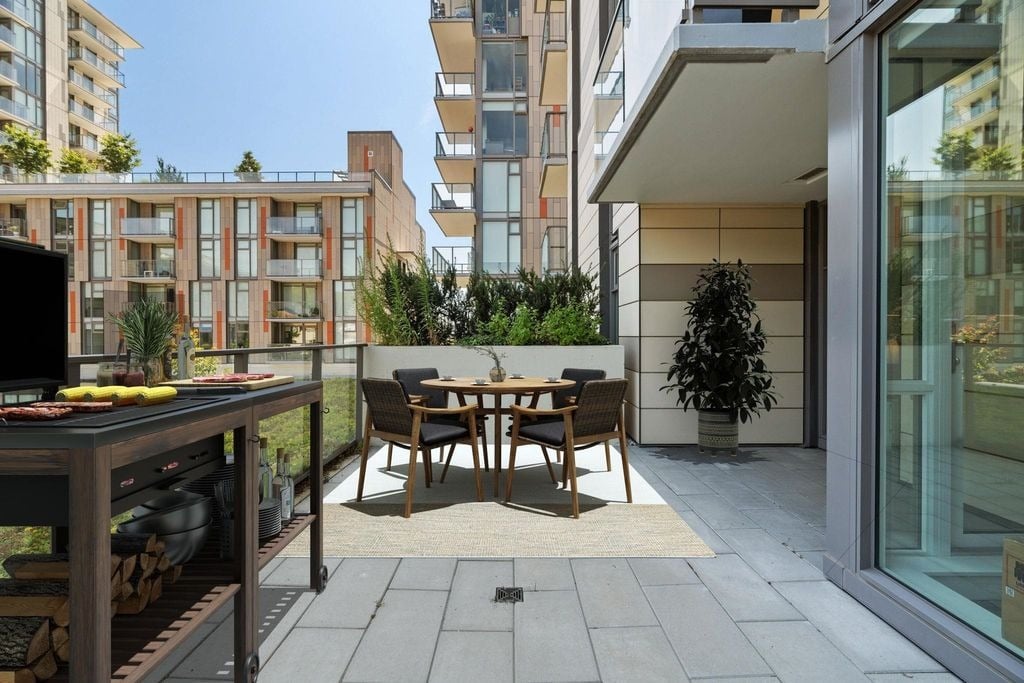 8138 Fraser St, #208