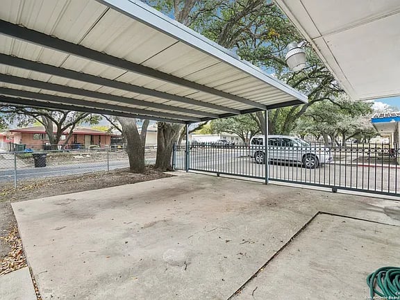 3818 Sherril Brook